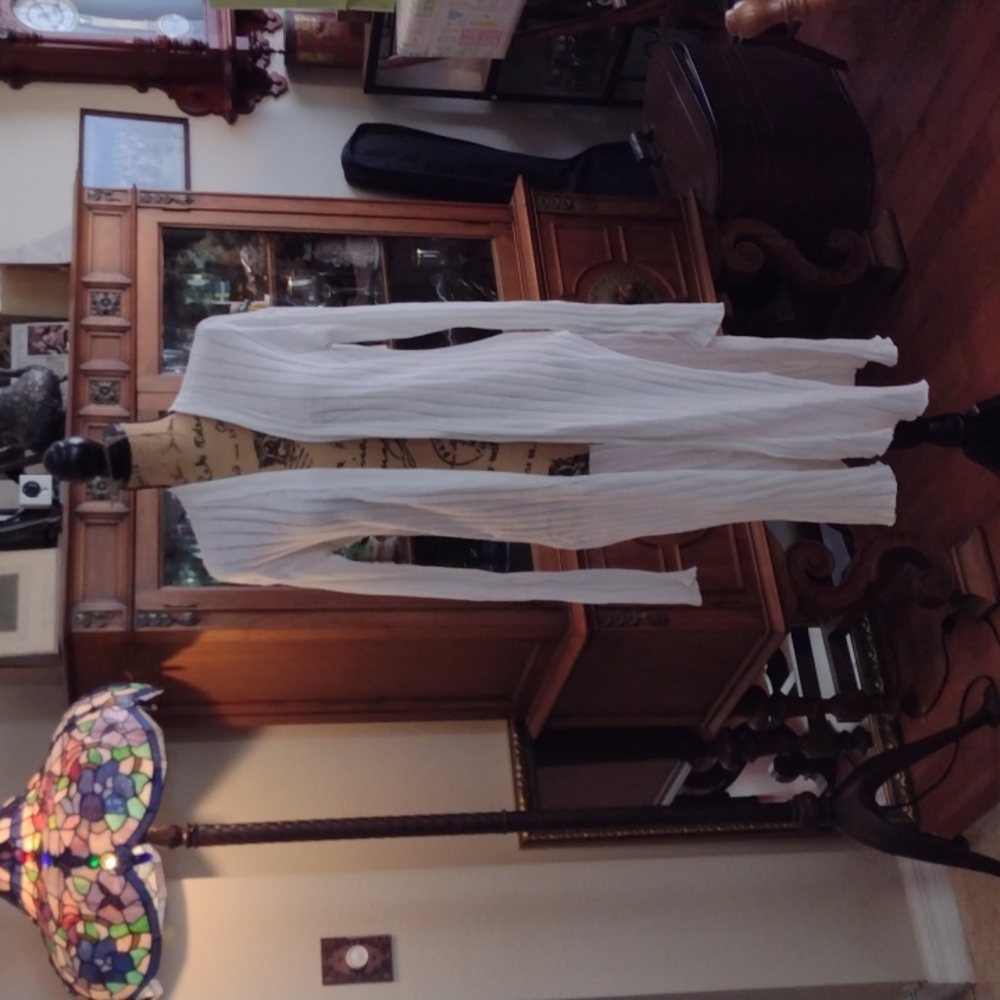 Free People White long split sweater size small style number OB572451.